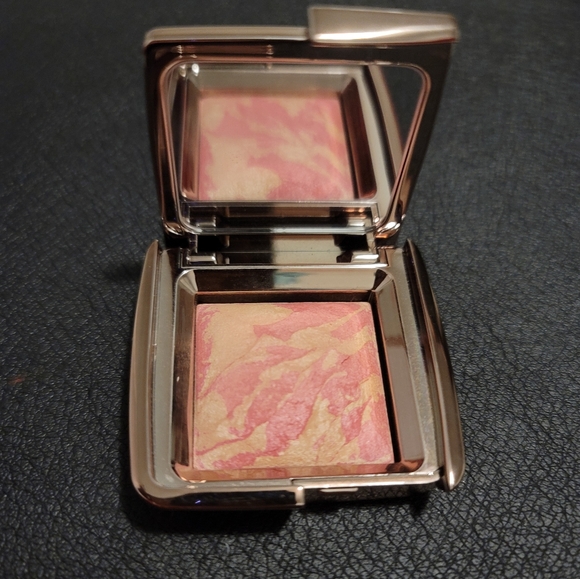 ❌️SOLD 🟣2/$40 - HOURGLASS AMBIENT LIGHTING BLUSH - Picture 3 of 5